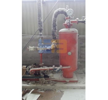 Steam recovery pump